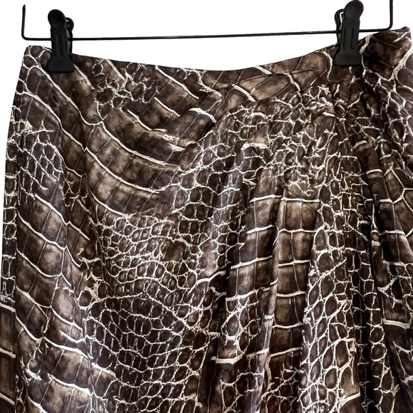 Riani silk reptile print a-line skirt gathered at hip Sz 10 excellent condition - Picture 2 of 10